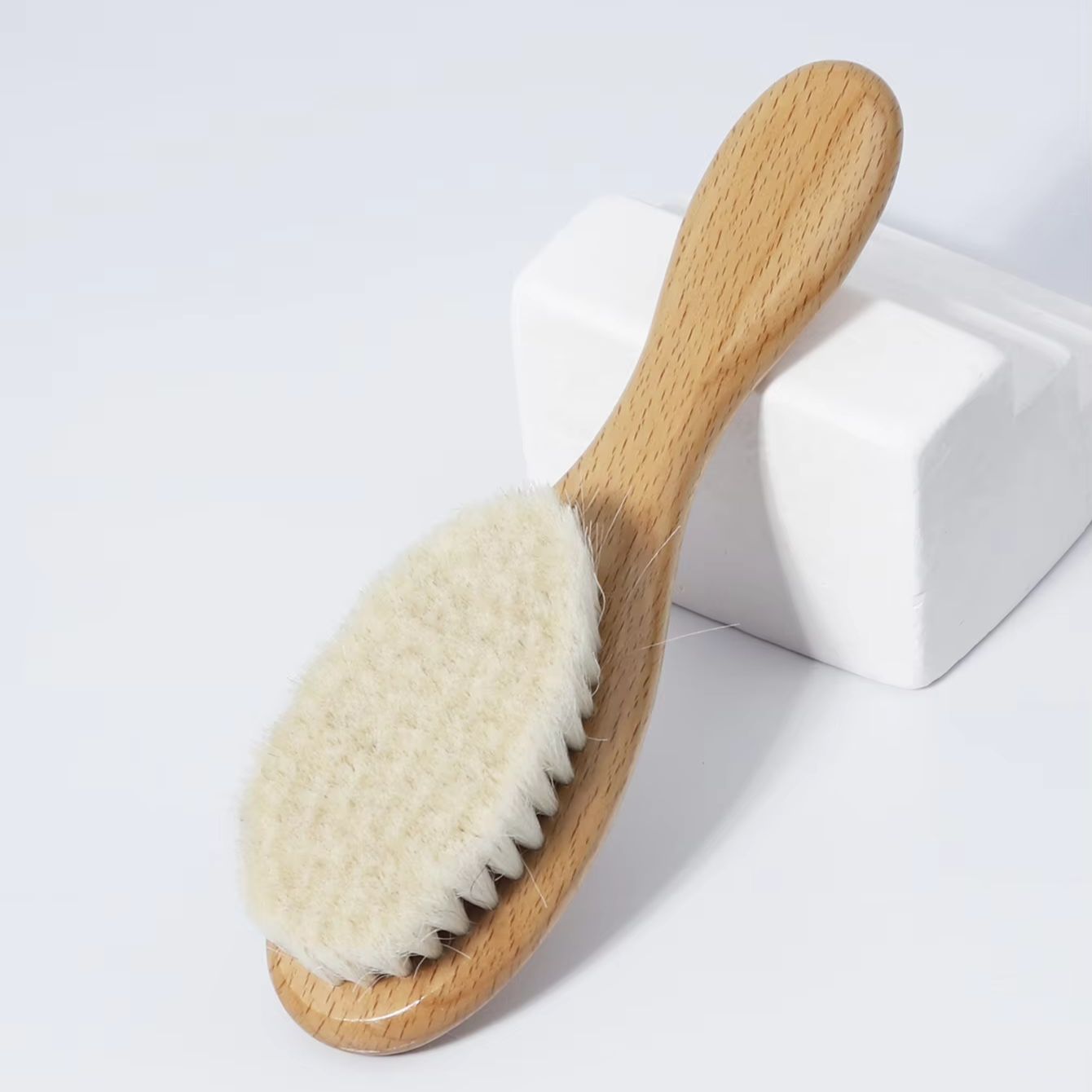 Wooden Ultra Soft Goat Hair Br - Hair Care Essential のレビューと価格